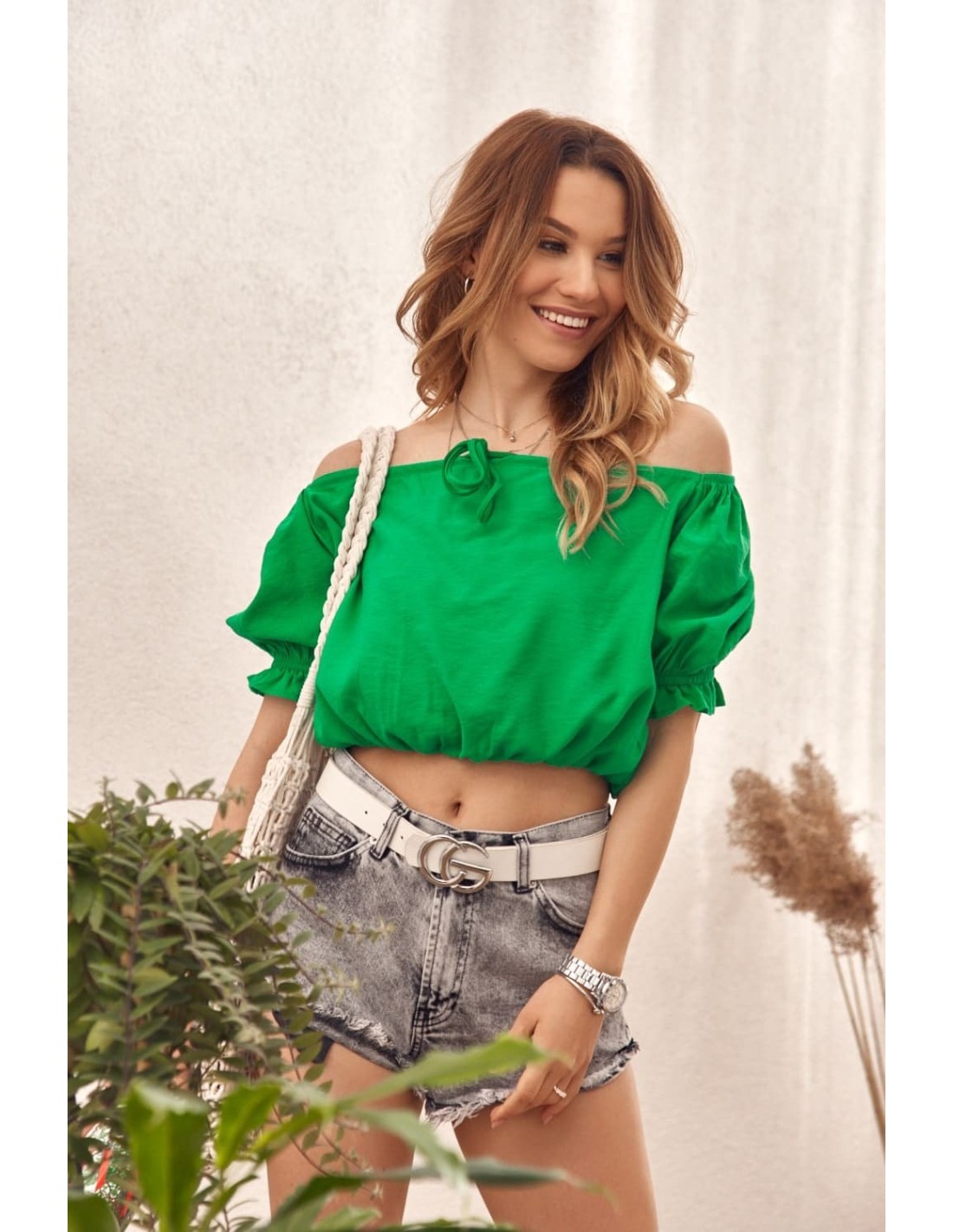 Short blouse with a ruffled neckline, green MP29435 - Online store - Boutique